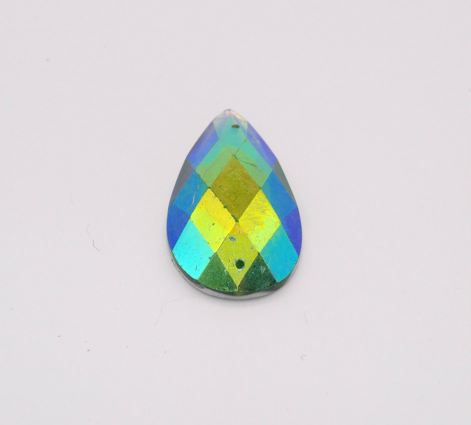 50 Pieces - 16 x 30 mm Tear Drop Stone AB Finish Green