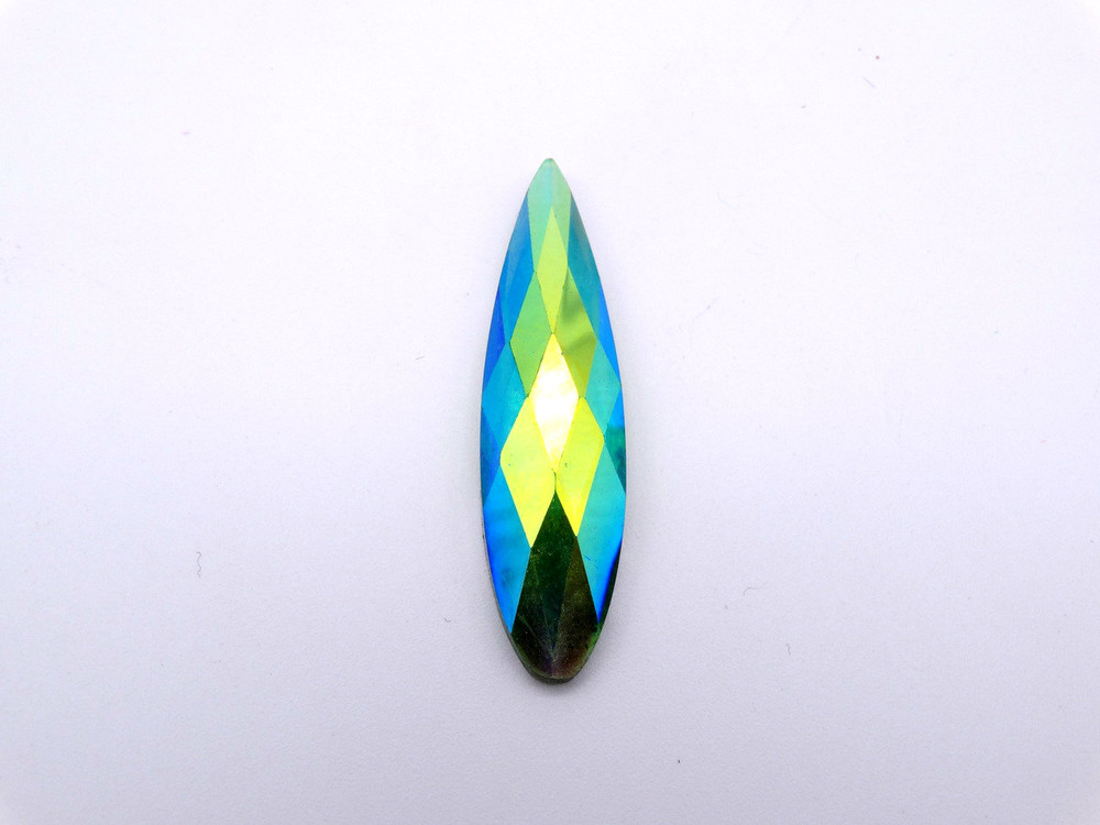 20 Pieces - 9 x 36 mm Teardrop Stone - Green AB