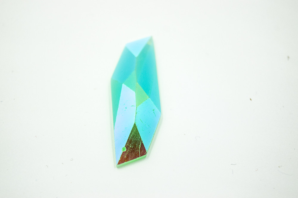 10 Pieces - Resin 15x47mm Hex Stone -Mint AB image