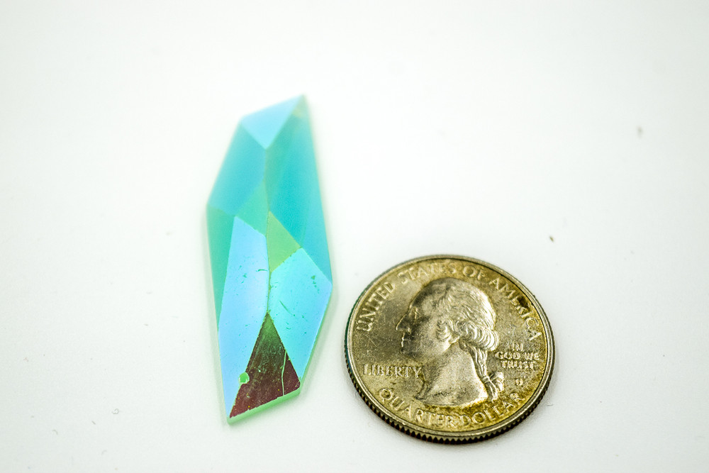 10 Pieces - Resin 15x47mm Hex Stone -Mint AB image
